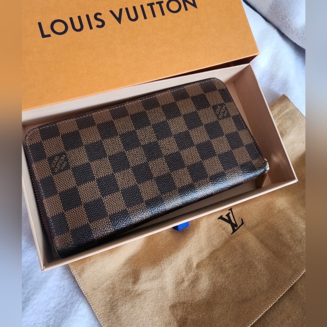 Authentic Louis Vuitton Damier Ebene Long Zippy Wallet